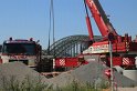 Betonmischer umgestuerzt Koeln Deutz neue Rheinpromenade P206